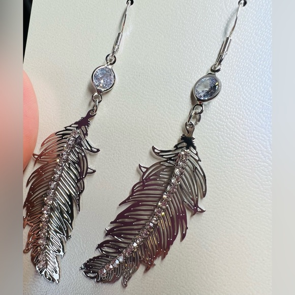 Bling Feather Earrings - Picture 9 of 10